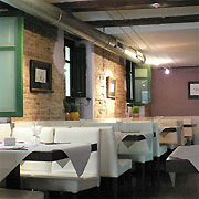 Bicho Raro - quirky and spontaneous French restaurant in Valencia, Spain. French food / cuisine.